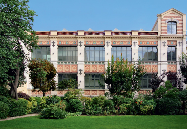 Façade des Ateliers de Hauteville par Esprimm, Paris 10e